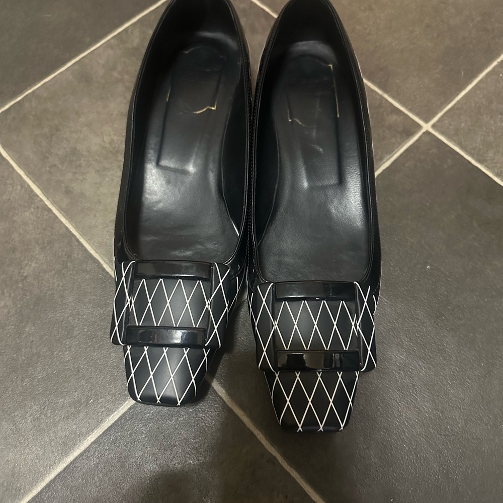 Roger Vivier Black and White Geometric Flats